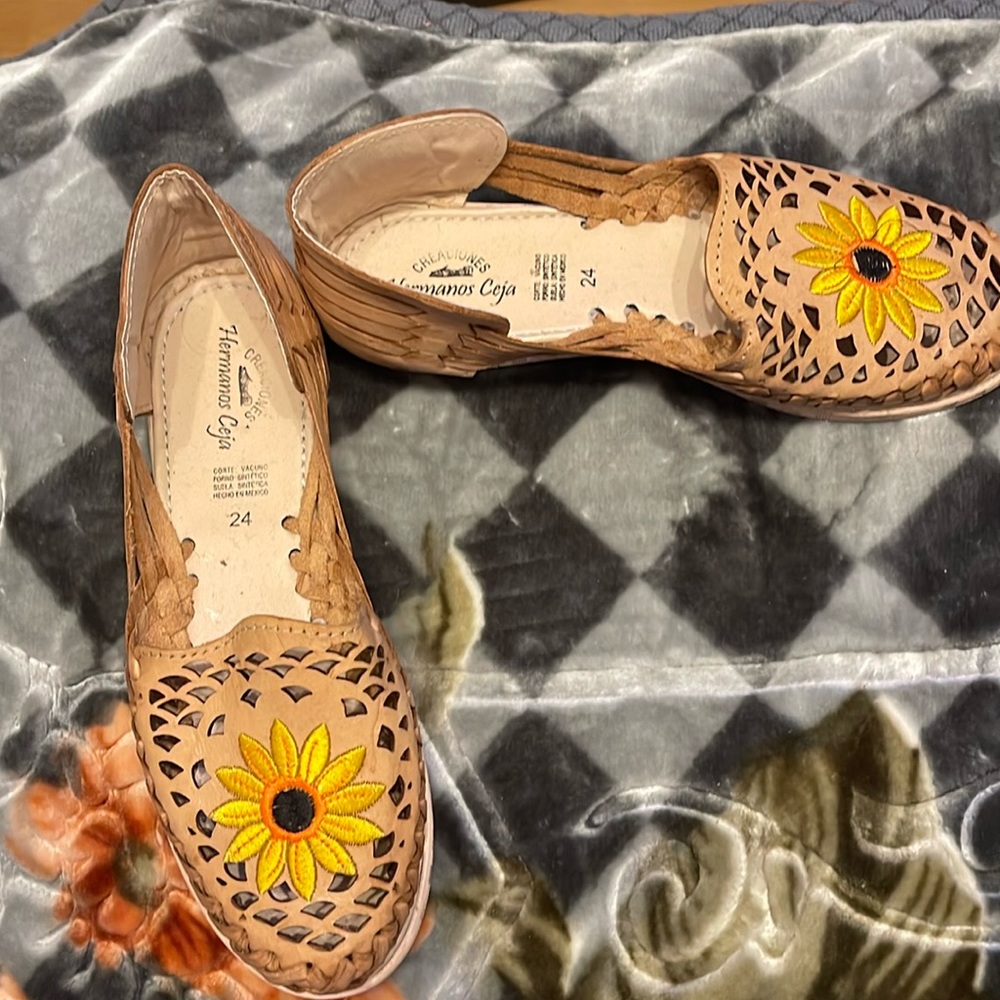 Sunflower closed Huaraches